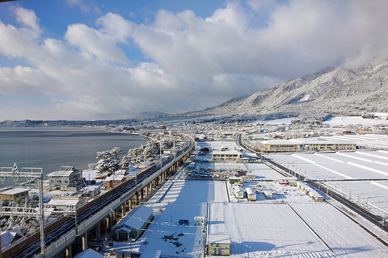 雪の滋賀駅周辺