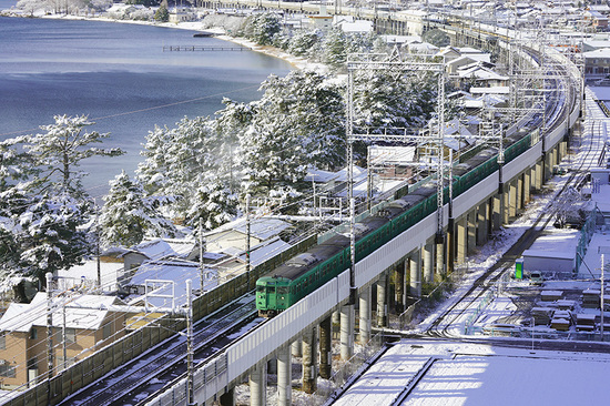 JR湖西線　雪とアコモ