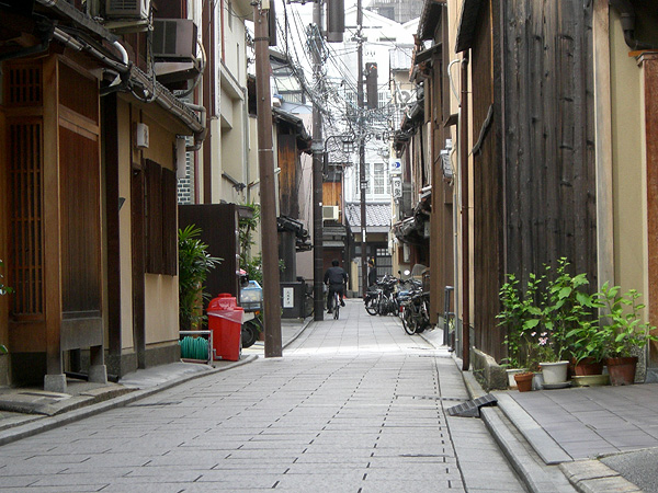 http://www.acrowass.com/ookinikyoto/photo/CIMG0731_600.jpg